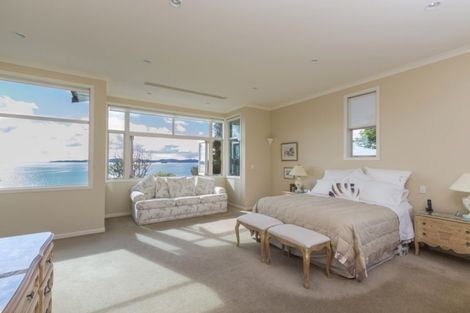 Photo of property in 30 Puriri Place, Sandspit, Warkworth, 0982