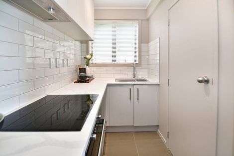 Photo of property in 18 Melandra Road, Stanmore Bay, Whangaparaoa, 0932