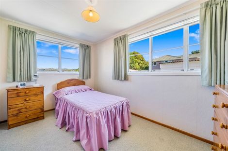 Photo of property in 32 Rangituhi Crescent, Takapuwahia, Porirua, 5022