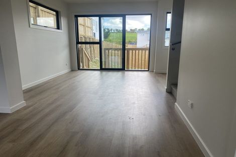 Photo of property in 3 Kautawa Lane, Massey, 0614