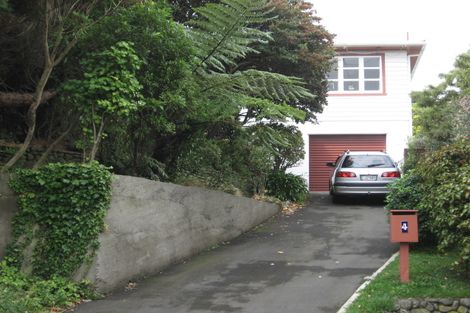 Photo of property in 4 Robert Street, Newlands, Wellington, 6037