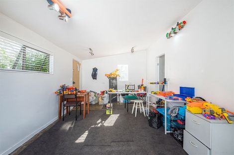 Photo of property in 83 Onewa Road, Northcote, Auckland, 0627