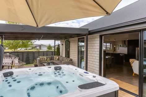 Photo of property in 17 Aroha Street, Pegasus, 7612