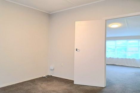Photo of property in 1/33 Queen Street, Upper Hutt Central, Upper Hutt, 5018