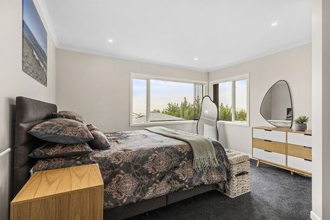 Photo of property in 152 Endeavour Drive, Whitby, Porirua, 5024