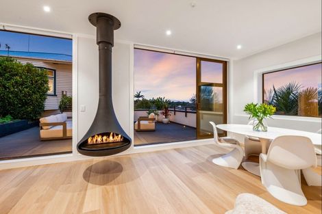 Photo of property in 14c Alfred Street, Northcote Point, Auckland, 0627