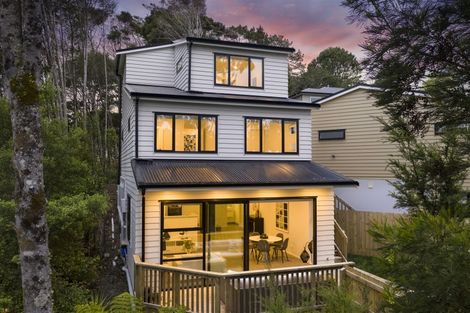 Photo of property in 4/15d Verran Road, Birkenhead, Auckland, 0626