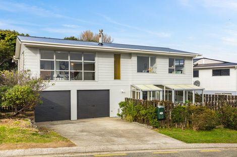 Photo of property in 6 Tregear Place, Camborne, Porirua, 5026