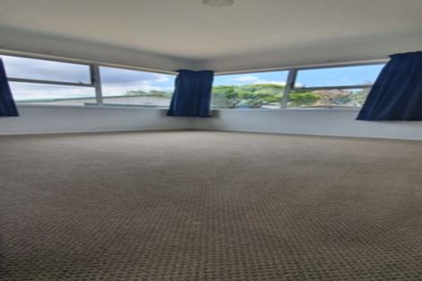 Photo of property in 98 Botany Road, Botany Downs, Auckland, 2010