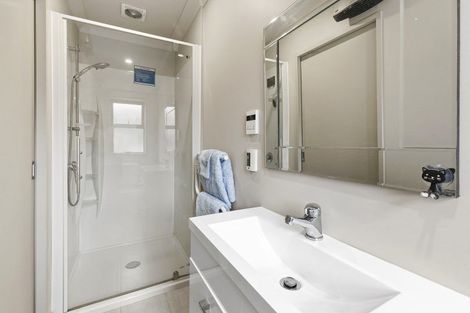 Photo of property in 19 Brindle Way, Newlands, Wellington, 6037