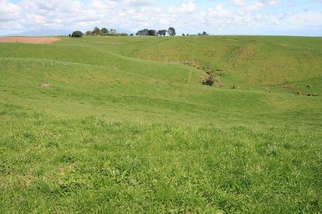 Photo of property in 888a Otaraoa Road, Tikorangi, Waitara, 4383