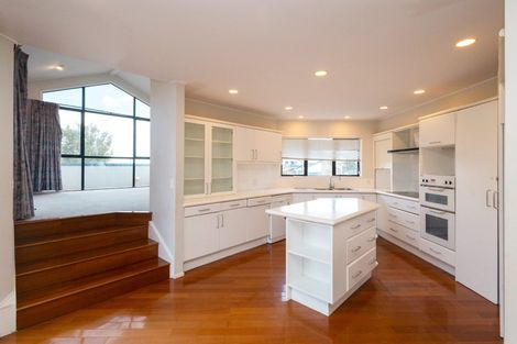 Photo of property in 20 Gillard Place, Eastern Beach, Auckland, 2012