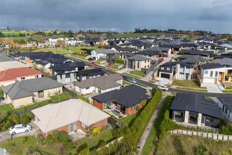 Photo of property in 14 Te Tiireke Drive, Glenview, Hamilton, 3206