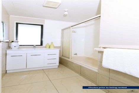 Photo of property in 34b Madigan Place, Glendene, Auckland, 0602