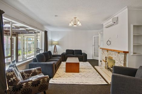 Photo of property in 76 Sawyers Arms Road, Northcote, Christchurch, 8052