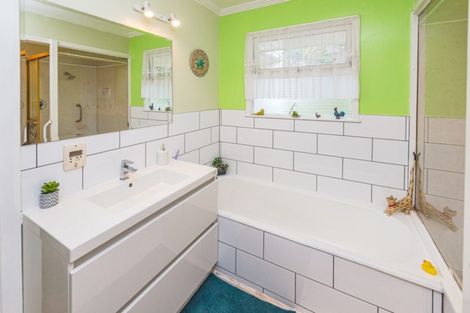 Photo of property in 63 Great North Road, Saint Johns Hill, Whanganui, 4501