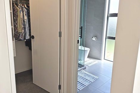 Photo of property in 12 Tarras Road, Kumeu, 0810