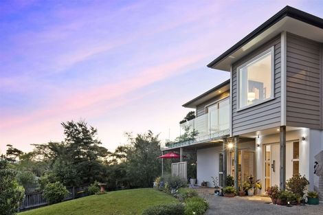 Photo of property in 127 Whangaparaoa Road, Red Beach, 0932