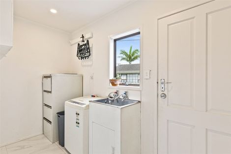 Photo of property in 102 Bruce Mclaren Road, Henderson, Auckland, 0612