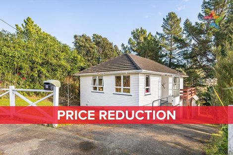 Photo of property in 11 Amundsen Grove, Stokes Valley, Lower Hutt, 5019