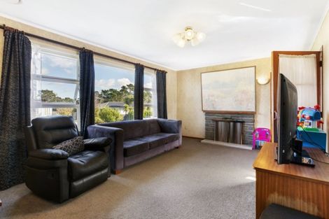 Photo of property in 39 Paragon Avenue, Beach Haven, Auckland, 0626