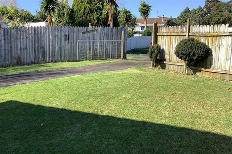 Photo of property in 15 Balwyn Place, Clendon Park, Auckland, 2103