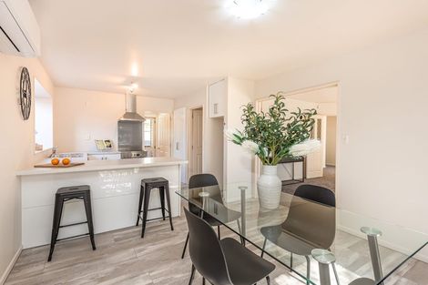 Photo of property in 2/116 Yaldhurst Road, Sockburn, Christchurch, 8042