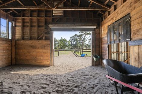 Photo of property in 273 Parewanui Road, Bulls, 4894