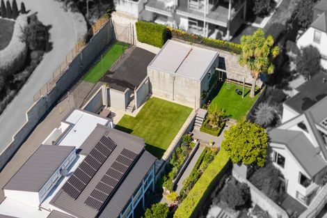 Photo of property in 12 Balmoral Lane, Redcliffs, Christchurch, 8081