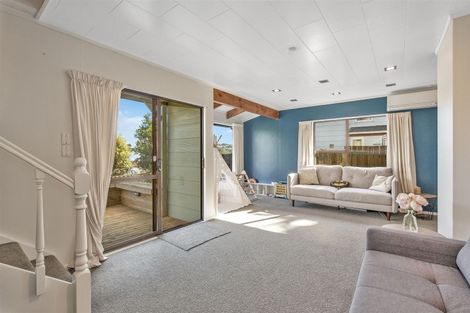 Photo of property in 5 Bobstay Lane, Whitby, Porirua, 5024