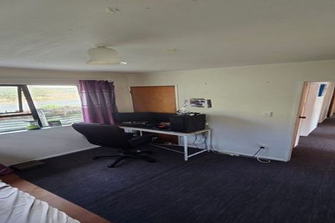 Photo of property in 6 Ruth Grove, Karori, Wellington, 6012