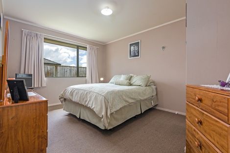 Photo of property in 11 Branigan Parade, Kelvin Grove, Palmerston North, 4414