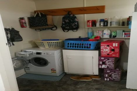 Photo of property in 43 Sunnyside Road, Sunnyvale, Auckland, 0612