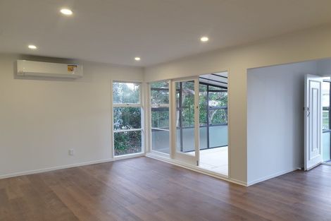 Photo of property in 43 Larne Avenue, Pakuranga Heights, Auckland, 2010