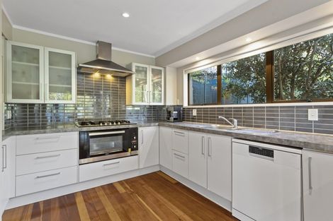 Photo of property in 35 Rosecamp Road, Beach Haven, Auckland, 0626