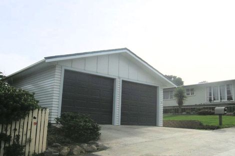 Photo of property in 2 Wattle Grove, Maungaraki, Lower Hutt, 5010