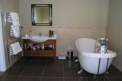 Photo of property in 215 Somerville Road, Tapapa, Tirau, 3485