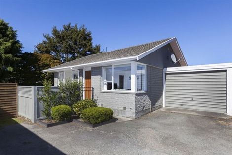 Photo of property in 96b Crofton Road, Harewood, Christchurch, 8051