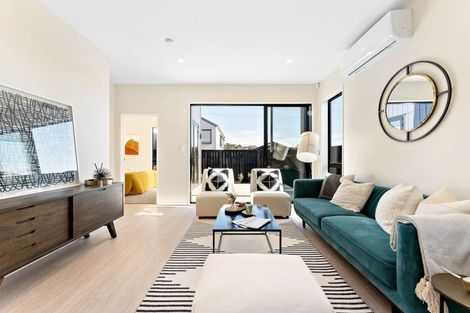 Photo of property in 33 Paretao Street, Massey, 0614