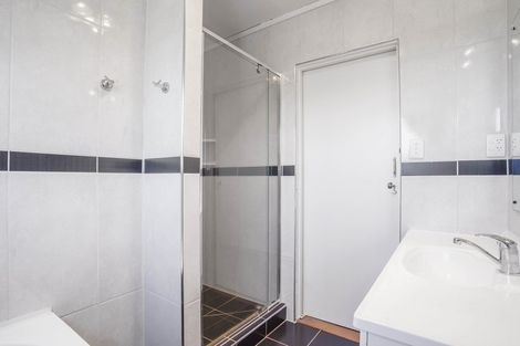 Photo of property in 58 Cascades Road, Pakuranga Heights, Auckland, 2010