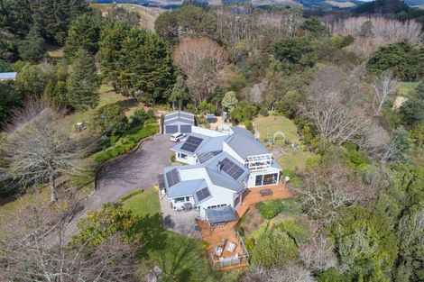 Photo of property in 6 Polson Hill Drive, Aokautere, Palmerston North, 4471