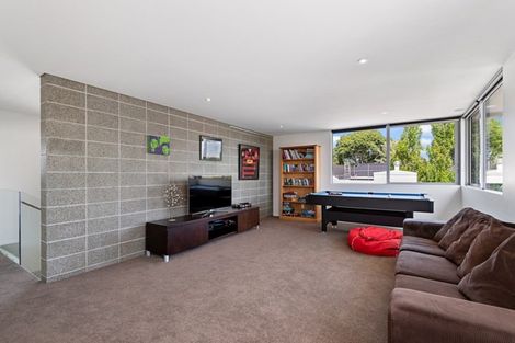 Photo of property in 25 Garreg Road, Fendalton, Christchurch, 8052