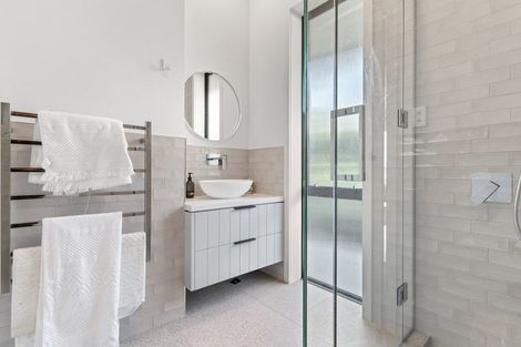 Photo of property in 7 Fairway Drive, Martinborough, 5711