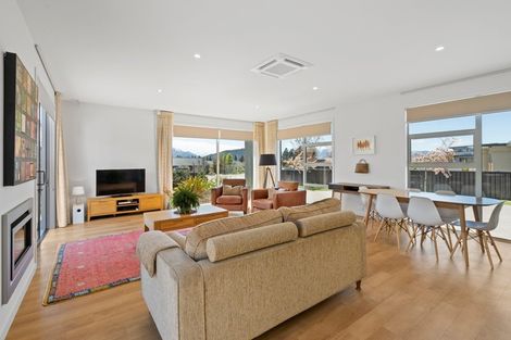 Photo of property in 17 Daniels Terrace, Wanaka, 9305