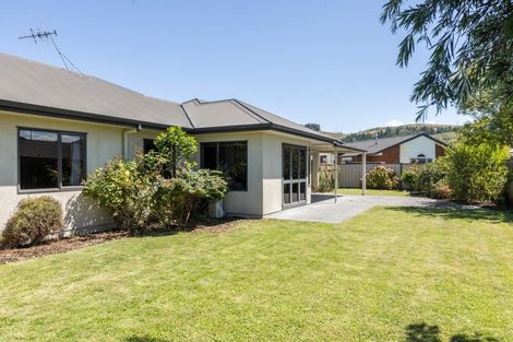 Photo of property in 6 Malbec Way, Greenmeadows, Napier, 4112