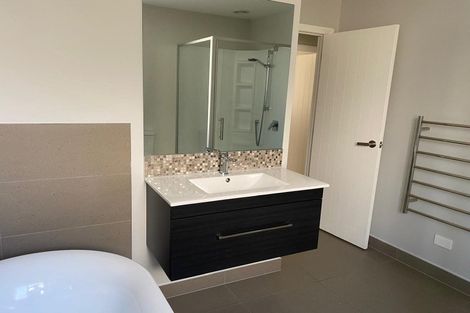 Photo of property in 3 Pae Moana Place, Stanmore Bay, Whangaparaoa, 0932