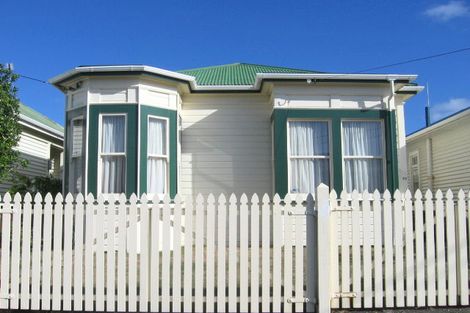 Photo of property in 54 Endeavour Street, Lyall Bay, Wellington, 6022