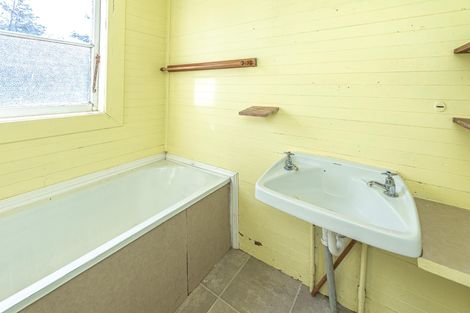 Photo of property in 2 Alma Road, Gonville, Whanganui, 4501