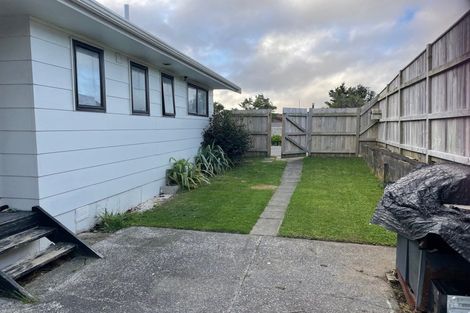 Photo of property in 22 Cleat Street, Whitby, Porirua, 5024