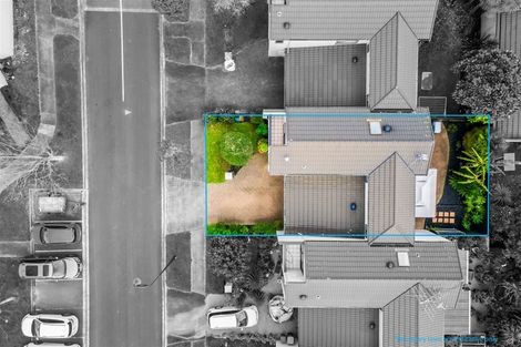 Photo of property in 9 Spalding Rise, Golflands, Auckland, 2013